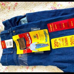 NWT: Wranglers 34/32 Cowboy Cut jeans.